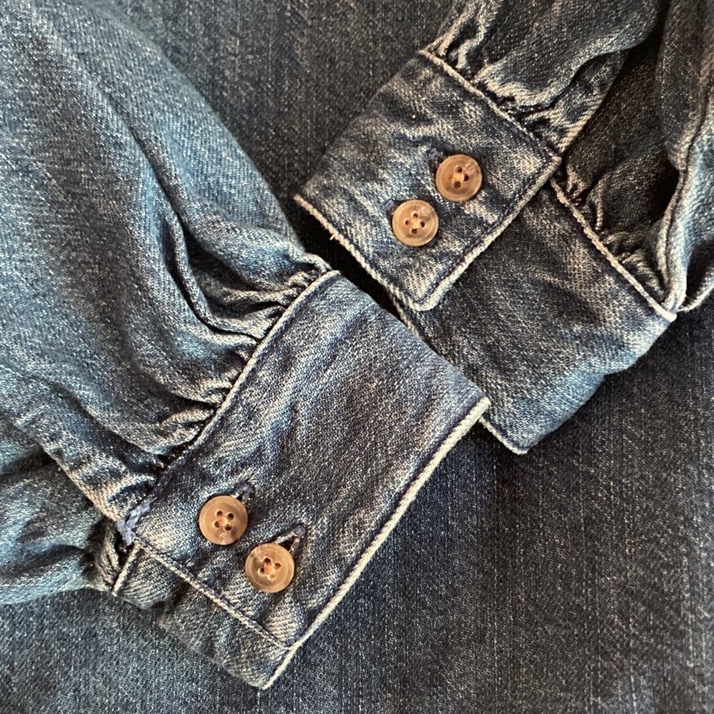 New with Tag: J Crew Squareneck Chambray Top. Size Medium - Picture 9 of 12